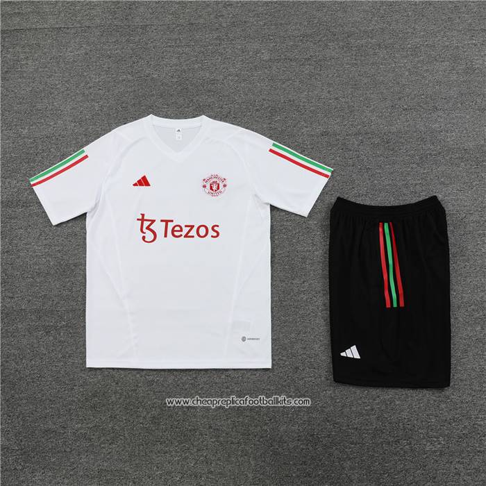 Tracksuit
 Manchester United 2023-2024 Short Sleeve
 White
 - Shorts
